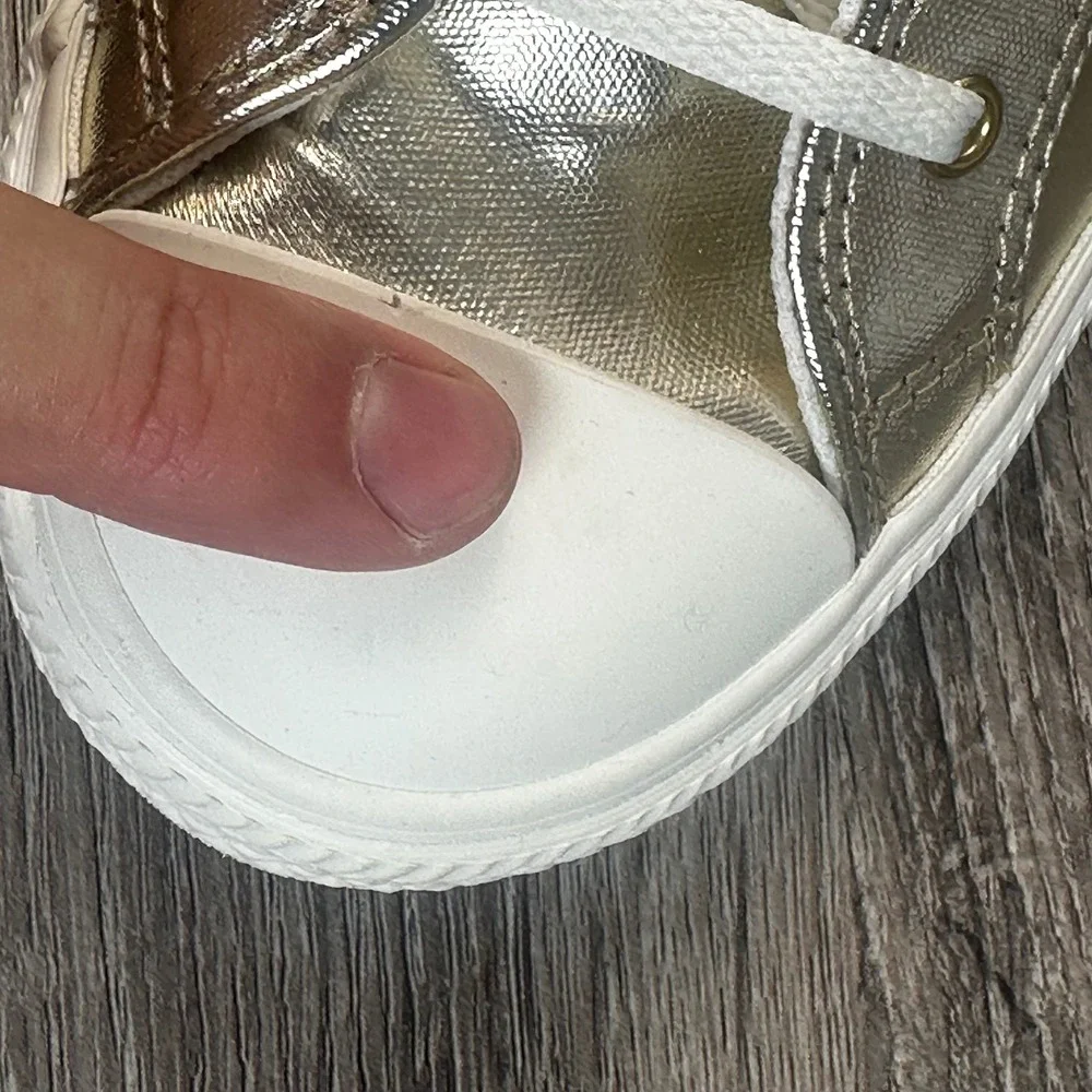 Converse Chuck Taylor All Star Dainty Lucky Ox Sneakers Womens 8.5 Gold NEW